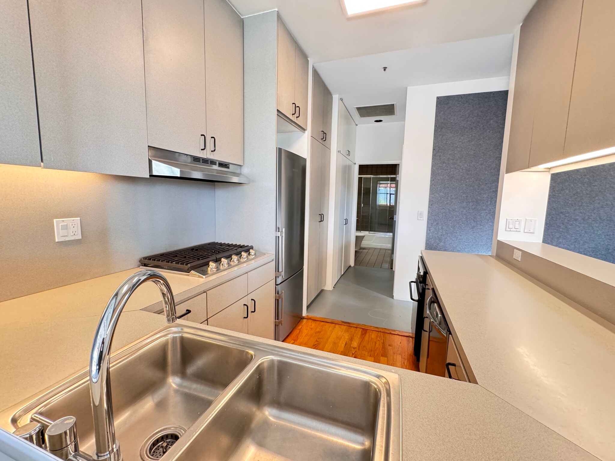 2110 Main St, Santa Monica, CA for lease Interior Photo- Image 1 of 10