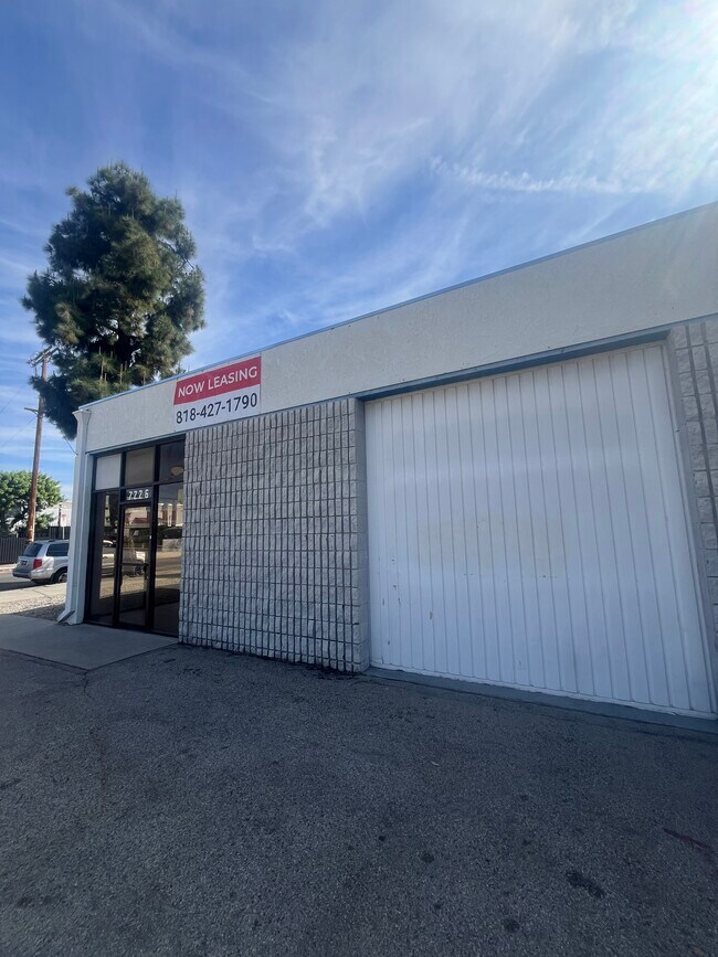 Plus de détails pour 7226 Valjean Ave, Van Nuys, CA - Industriel à louer