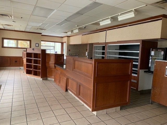 711 Front St, Woonsocket, RI à louer Photo intérieure- Image 1 de 21