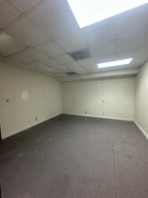 8181 N Stadium Dr, Houston, TX à louer Photo intérieure- Image 2 de 13