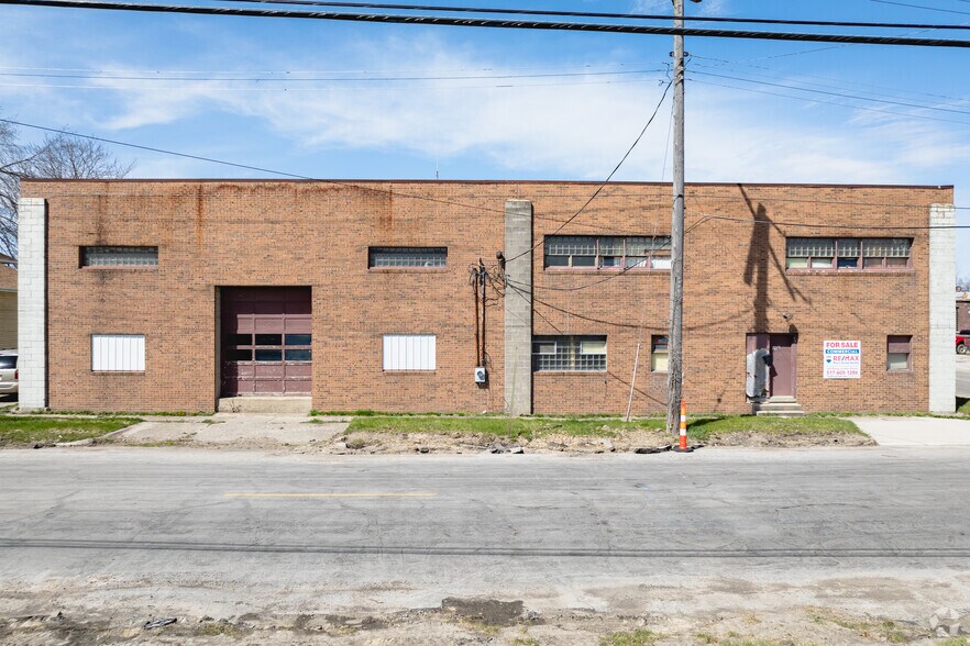 1219 E Church St, Adrian, MI à vendre - Photo du bâtiment - Image 3 de 23