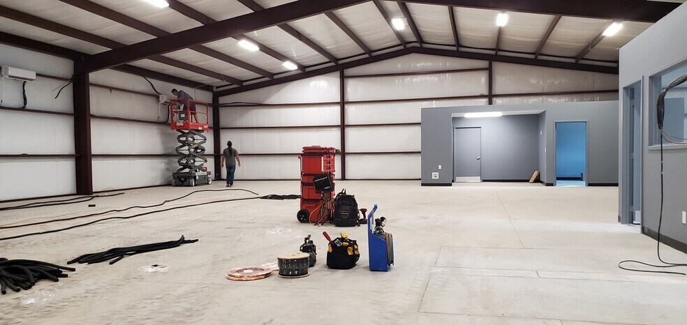 10401 E Hwy 71, Spicewood, TX à vendre - Photo intérieure - Image 2 de 19