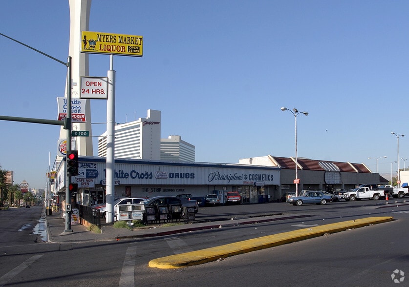 1700 Las Vegas Blvd, Las Vegas, NV for sale - Building Photo - Image 3 of 15