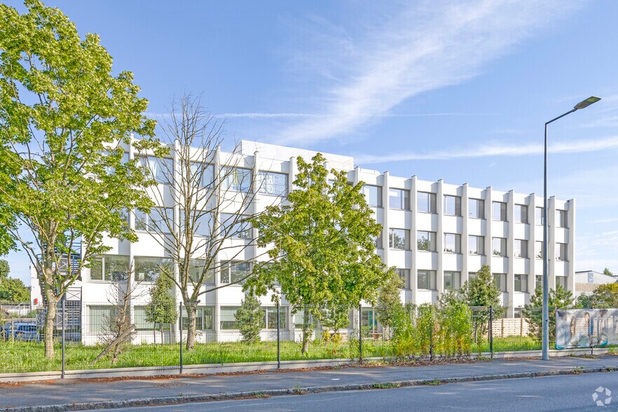 6 Rue Du Danemark, Carquefou à louer - Photo du bâtiment - Image 2 de 41