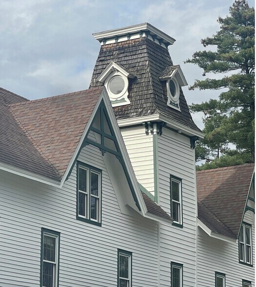 477 Atateka Dr, Chestertown, NY à vendre - Photo du bâtiment - Image 3 de 31