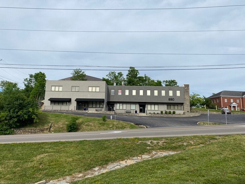880 Alexandria Pike, Fort Thomas, KY for lease - Building Photo - Image 2 of 7