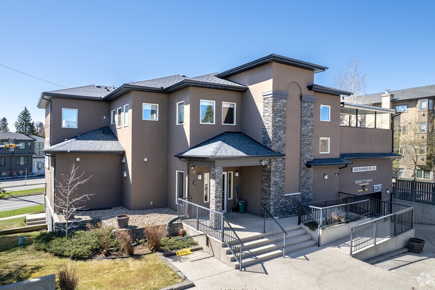 4306 Richmond Rd SW, Calgary, AB à vendre - Photo principale - Image 1 de 15