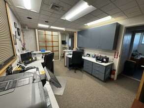 190 Russell St, Hadley, MA for lease Interior Photo- Image 2 of 6