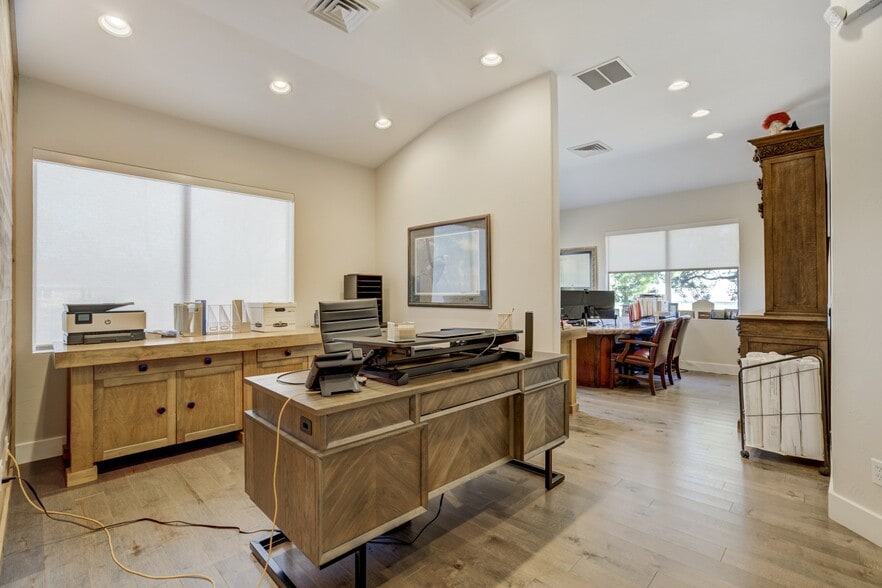 1821 Austin Bluffs Pky, Colorado Springs, CO for sale - Building Photo - Image 2 of 9