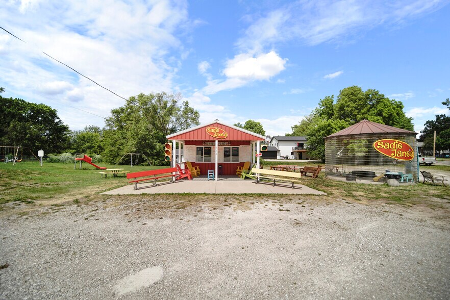 503 Main st, New Sharon, IA à vendre - Photo du bâtiment - Image 1 de 7