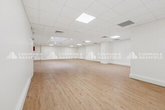 32 Rue De La Bienfaisance, Paris à louer Photo intérieure- Image 2 de 11