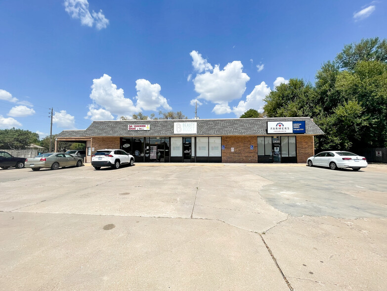 2424-2828 W 13th St N, Wichita, KS for lease - Building Photo - Image 1 of 2