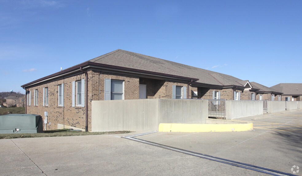 860 NW Washington Blvd, Hamilton, OH à louer - Photo du bâtiment - Image 3 de 143