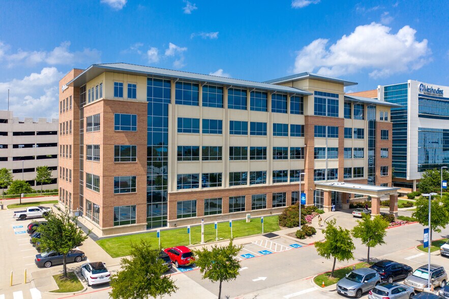 2821 E President George Bush Hwy, Richardson, TX à louer - Photo du bâtiment - Image 1 de 4