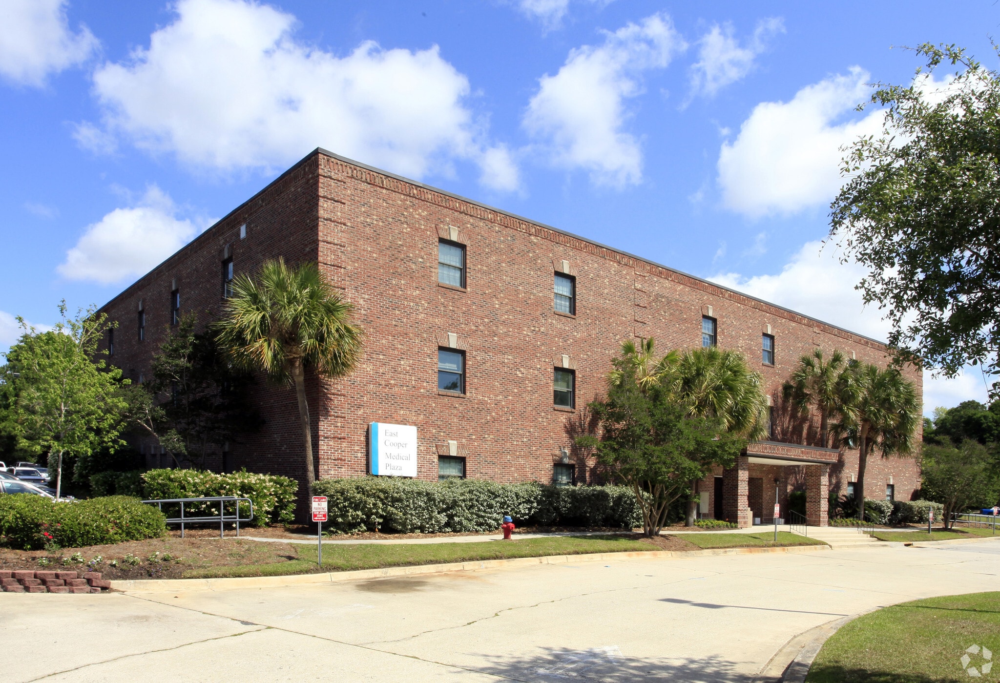 900 Bowman Rd, Mount Pleasant, SC for lease Primary Photo- Image 1 of 54