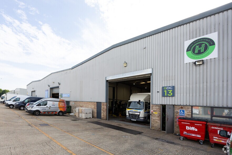 Whittle Way, Crawley for lease - Building Photo - Image 2 of 3