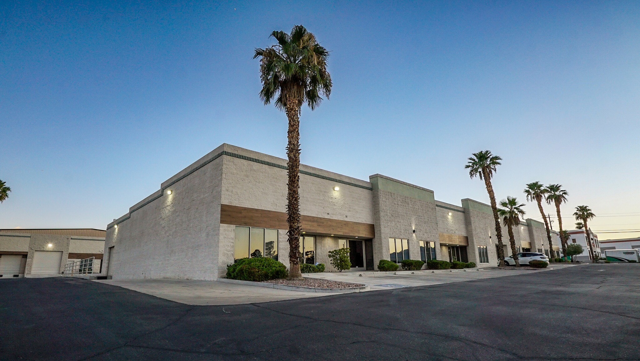 5140 Rogers St, Las Vegas, NV for lease Primary Photo- Image 1 of 5