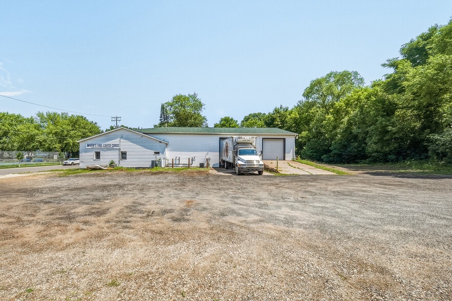 15 E Walnut St, Chippewa Falls, WI for sale - Building Photo - Image 1 of 32