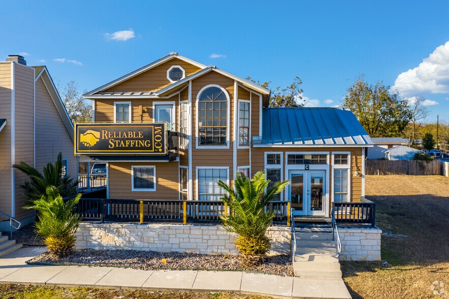 328 Interstate 35 S, New Braunfels, TX à vendre - Photo du bâtiment - Image 2 de 4