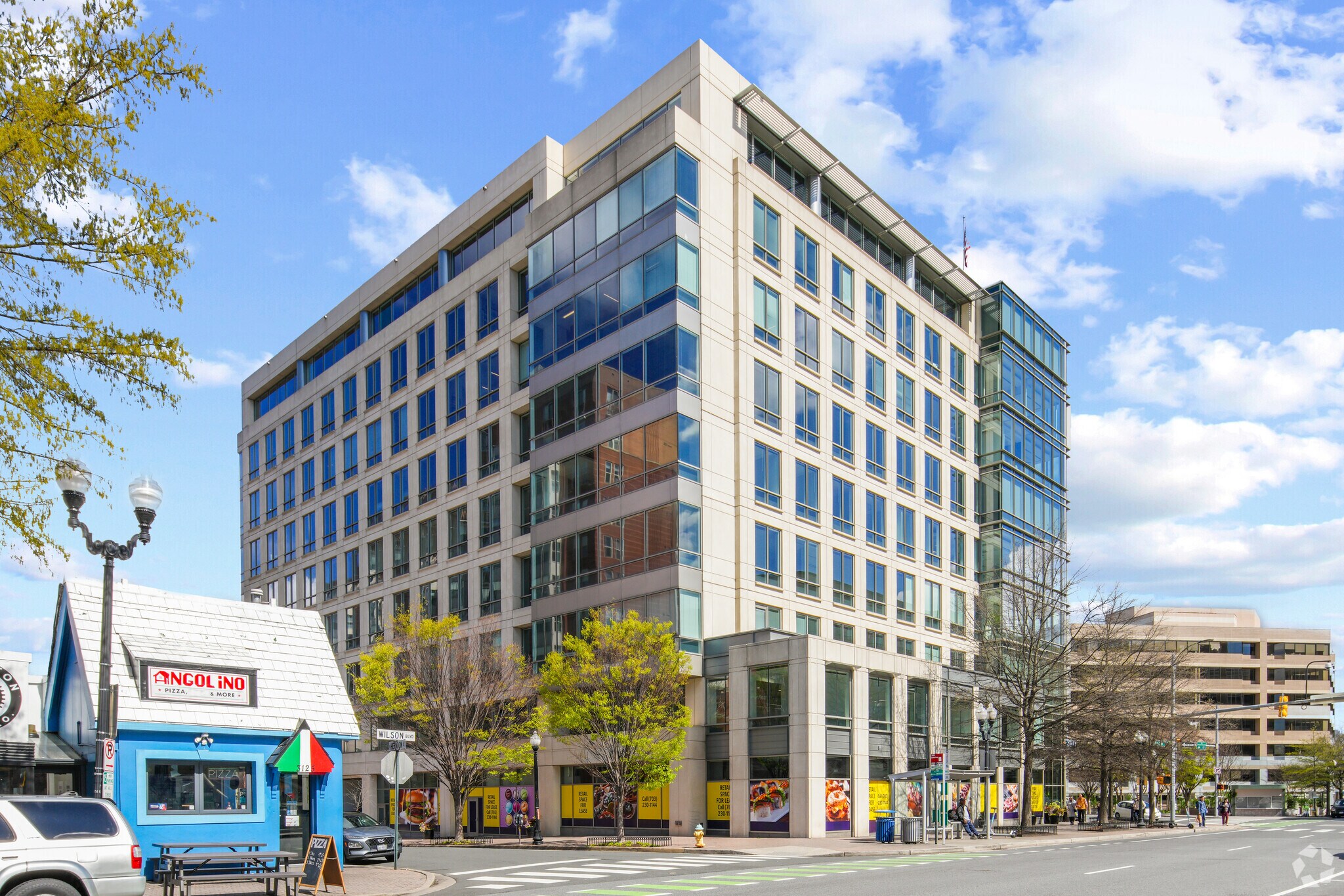 3101 Wilson Blvd, Arlington, VA à louer Photo principale- Image 1 de 32