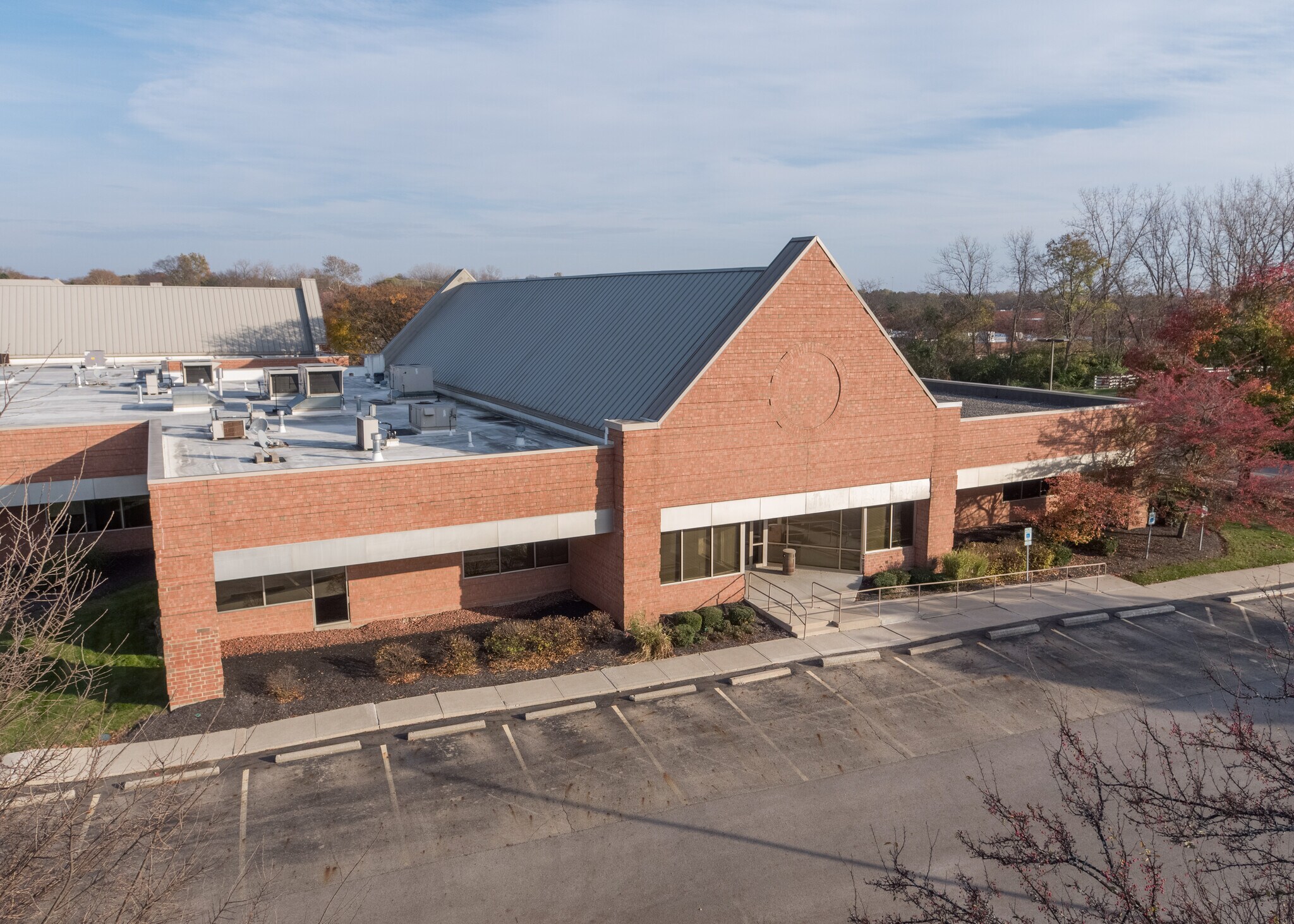 275 W Schrock Rd, Westerville, OH for lease Primary Photo- Image 1 of 2