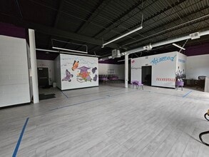 4030 Reading Rd, Cincinnati, OH for lease Interior Photo- Image 2 of 4