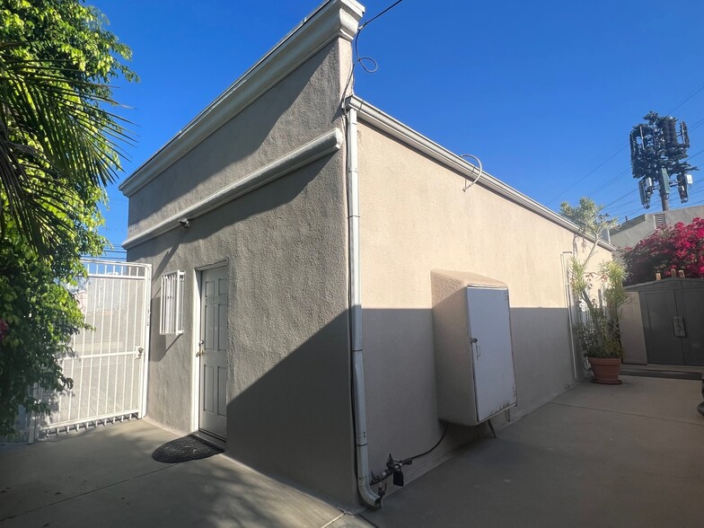 5726 Cahuenga Blvd, North Hollywood, CA à vendre - Photo principale - Image 1 de 1