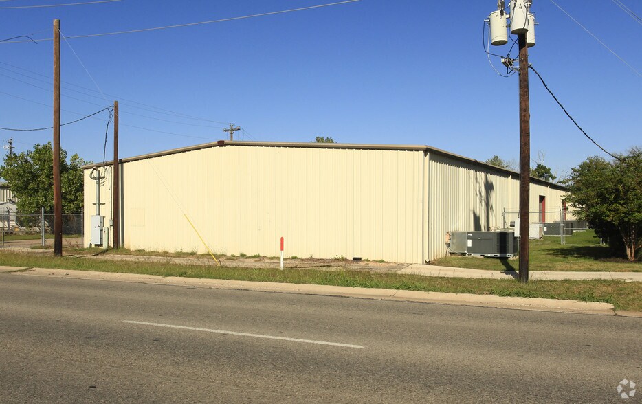 200 N Bagdad Rd, Leander, TX for lease - Building Photo - Image 3 of 11