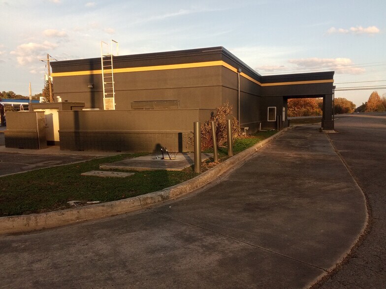 1207 N Church St, Atkins, AR à vendre - Photo du bâtiment - Image 3 de 10