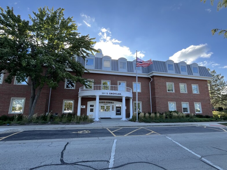 201 S Grove Ave, Barrington, IL for lease - Building Photo - Image 2 of 13