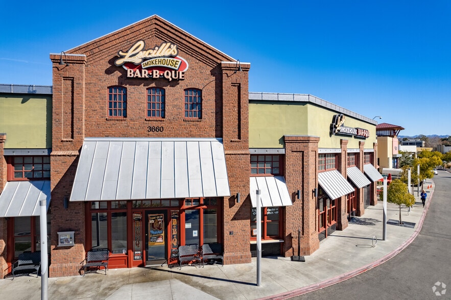 26450 McBean Pky, Valencia, CA for lease - Building Photo - Image 3 of 18