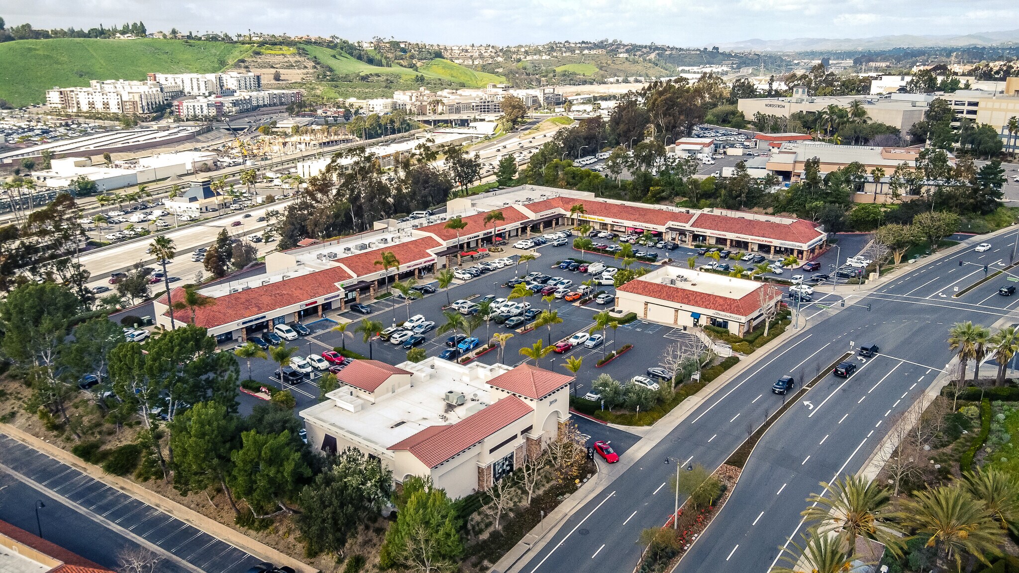 28161-28241 Marguerite Pky, Mission Viejo, CA à louer Photo du bâtiment- Image 1 de 14