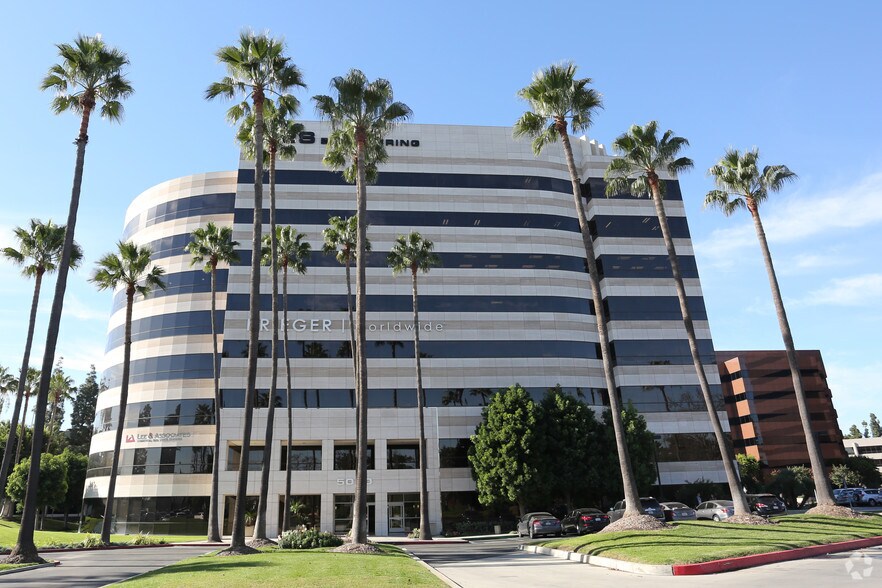 5000 E Spring St, Long Beach, CA à louer - Photo du bâtiment - Image 2 de 15