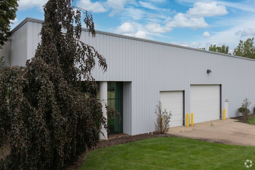 4870 Fulton St, Ada, MI à vendre - Photo du bâtiment - Image 2 de 4