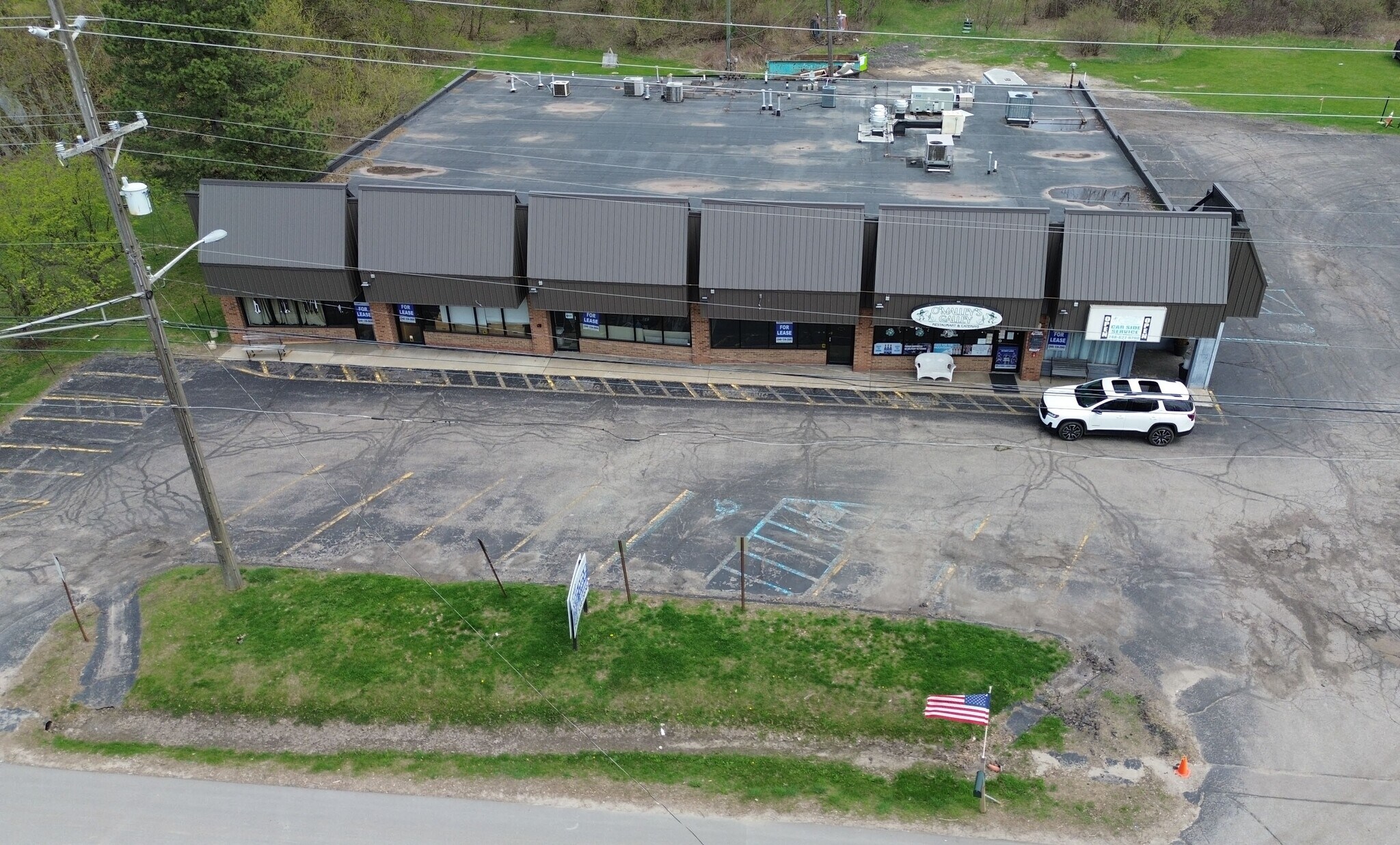 1575-1605 S Ortonville Rd, Ortonville, MI à louer Photo du bâtiment- Image 1 de 6