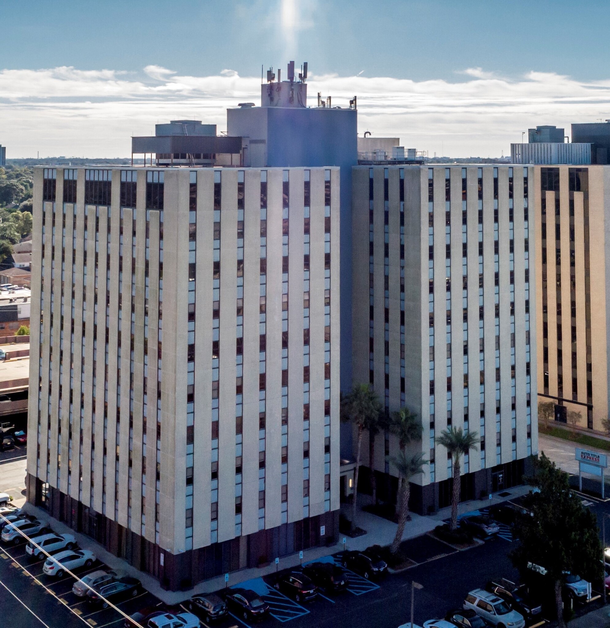 3445 N Causeway Blvd, Metairie, LA for lease Building Photo- Image 1 of 8