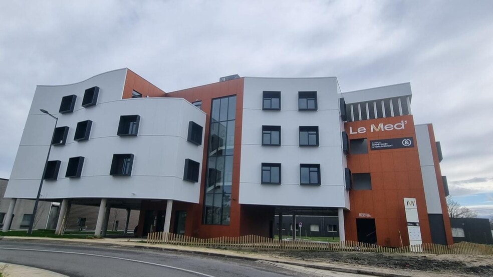 Office in Bruges for lease - Building Photo - Image 2 of 3
