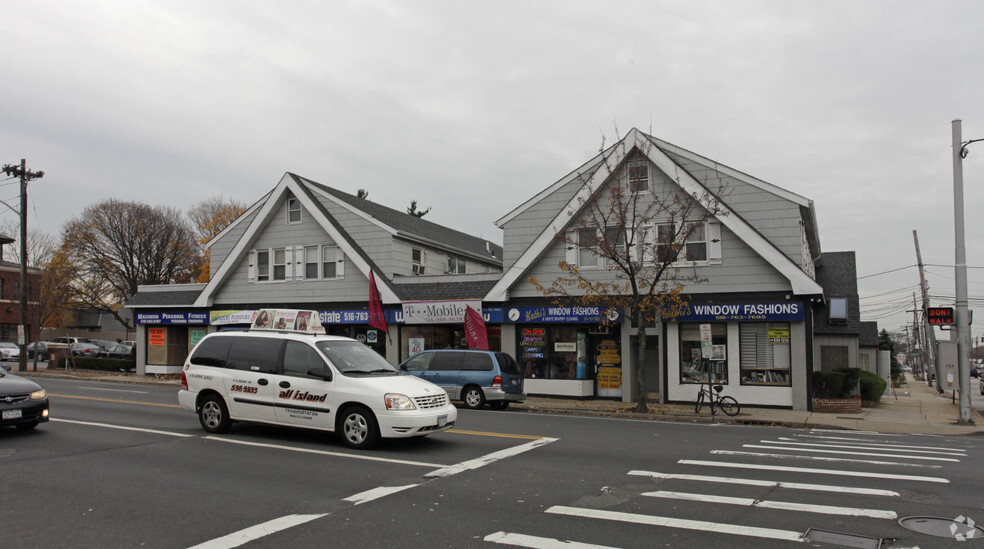 526-532 Merrick Rd, Rockville Centre, NY à vendre - Photo du bâtiment - Image 1 de 1