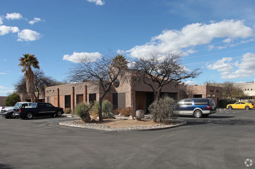 2370 N Wyatt Dr, Tucson, AZ for lease - Building Photo - Image 2 of 2