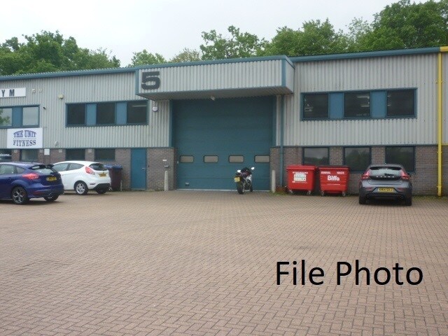 Whitworth Rd, Stevenage à vendre - Photo du bâtiment - Image 1 de 4
