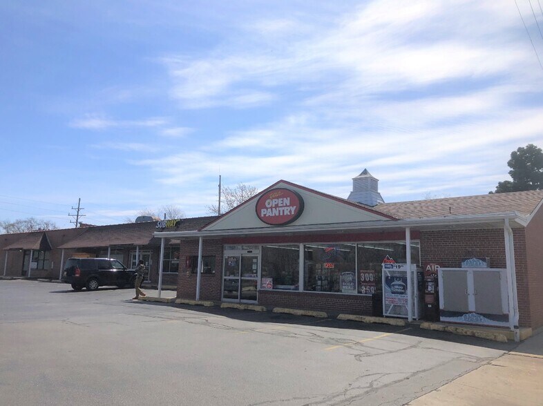 3437 Spring St, Racine, WI à louer - Photo du bâtiment - Image 2 de 3