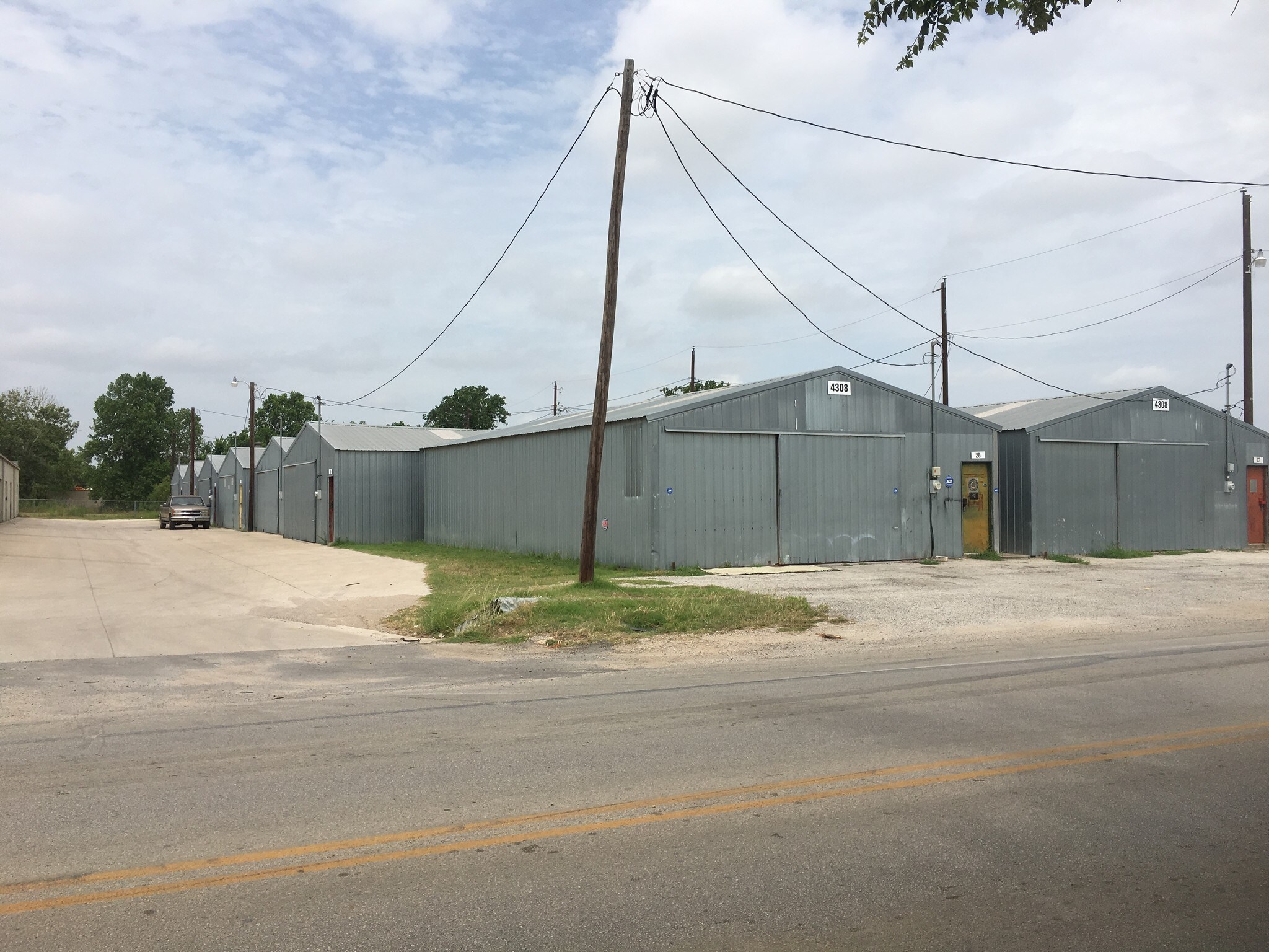4308 S Eden Rd, Kennedale, TX for lease Primary Photo- Image 1 of 2