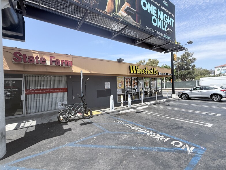 7150 Melrose Ave, Los Angeles, CA for lease - Building Photo - Image 2 of 9