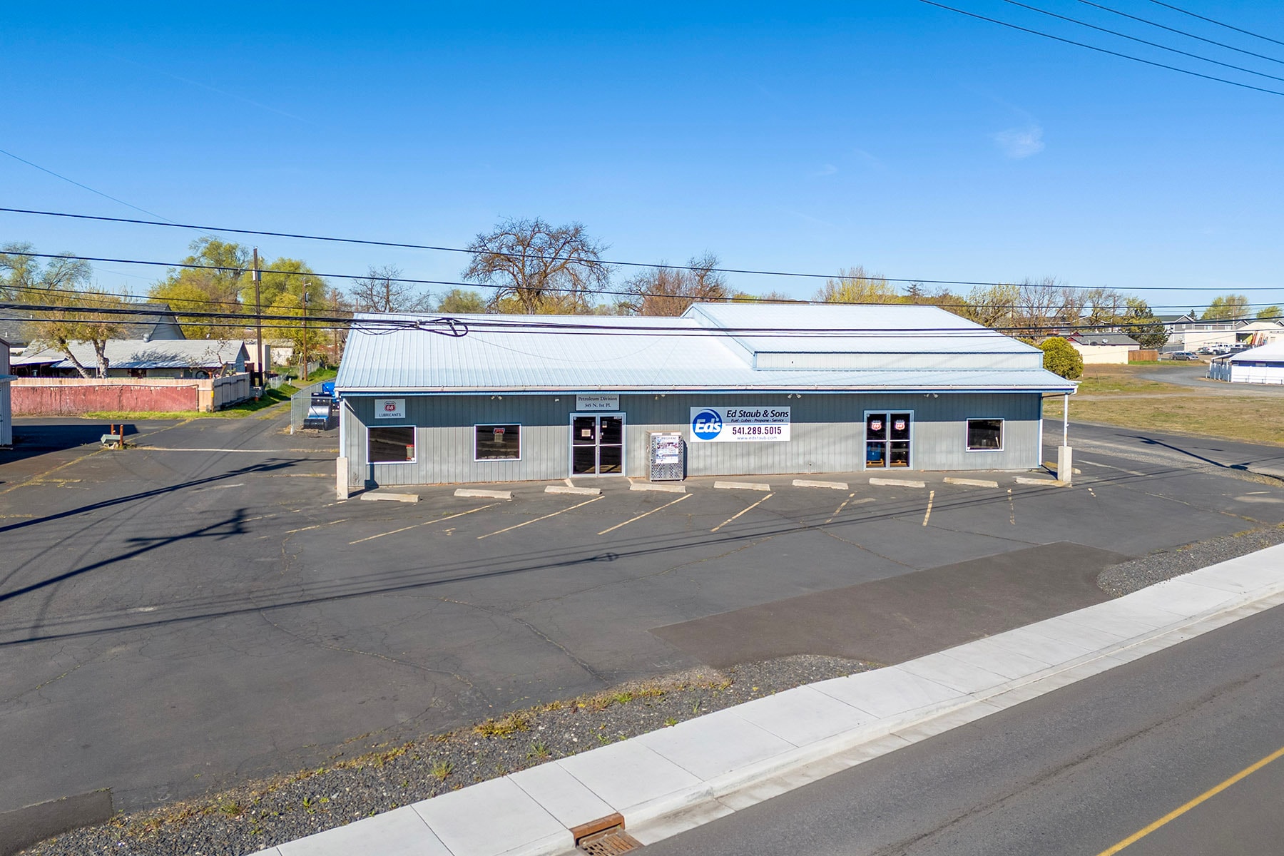 345 N 1st Pl, Hermiston, OR à vendre Photo du bâtiment- Image 1 de 8
