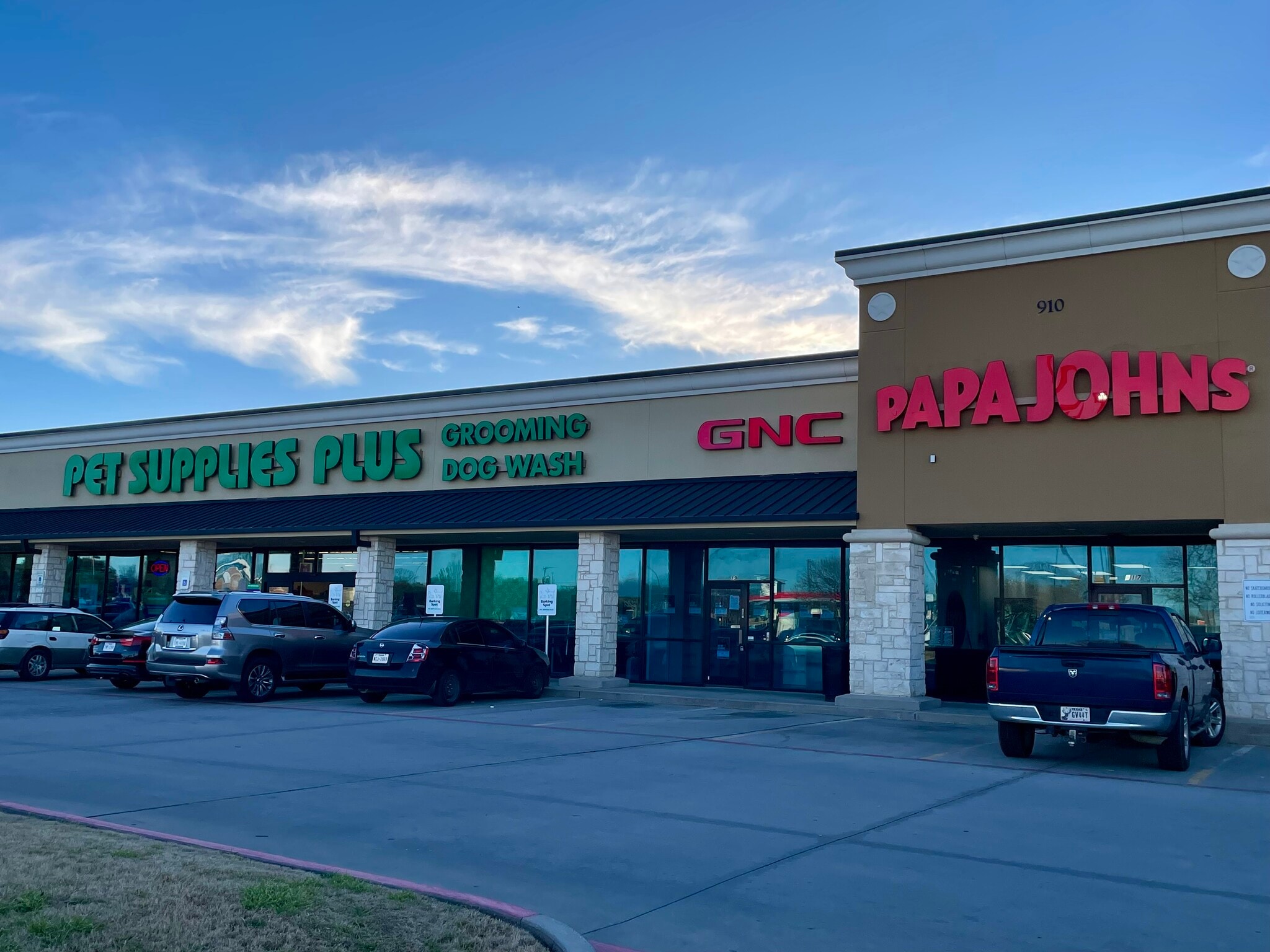 910-1012 S Crowley Rd, Crowley, TX à louer Photo du bâtiment- Image 1 de 2