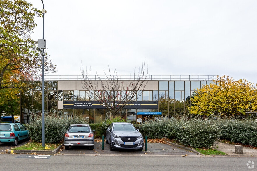 13 Rue De La Perdrix Les Fregates 5, Tremblay-en-France for lease - Building Photo - Image 2 of 3