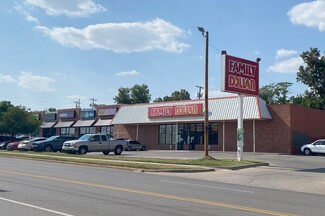 Plus de détails pour 2809 NW 10th St, Oklahoma City, OK - Vente au détail à louer