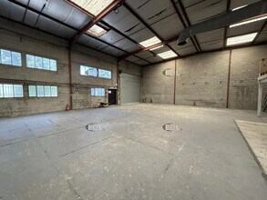 Industrial in Lagny-sur-Marne for sale Interior Photo- Image 2 of 6