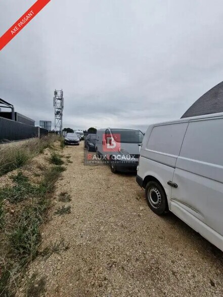 Land in La Fare-les-Oliviers for lease - Building Photo - Image 3 of 4