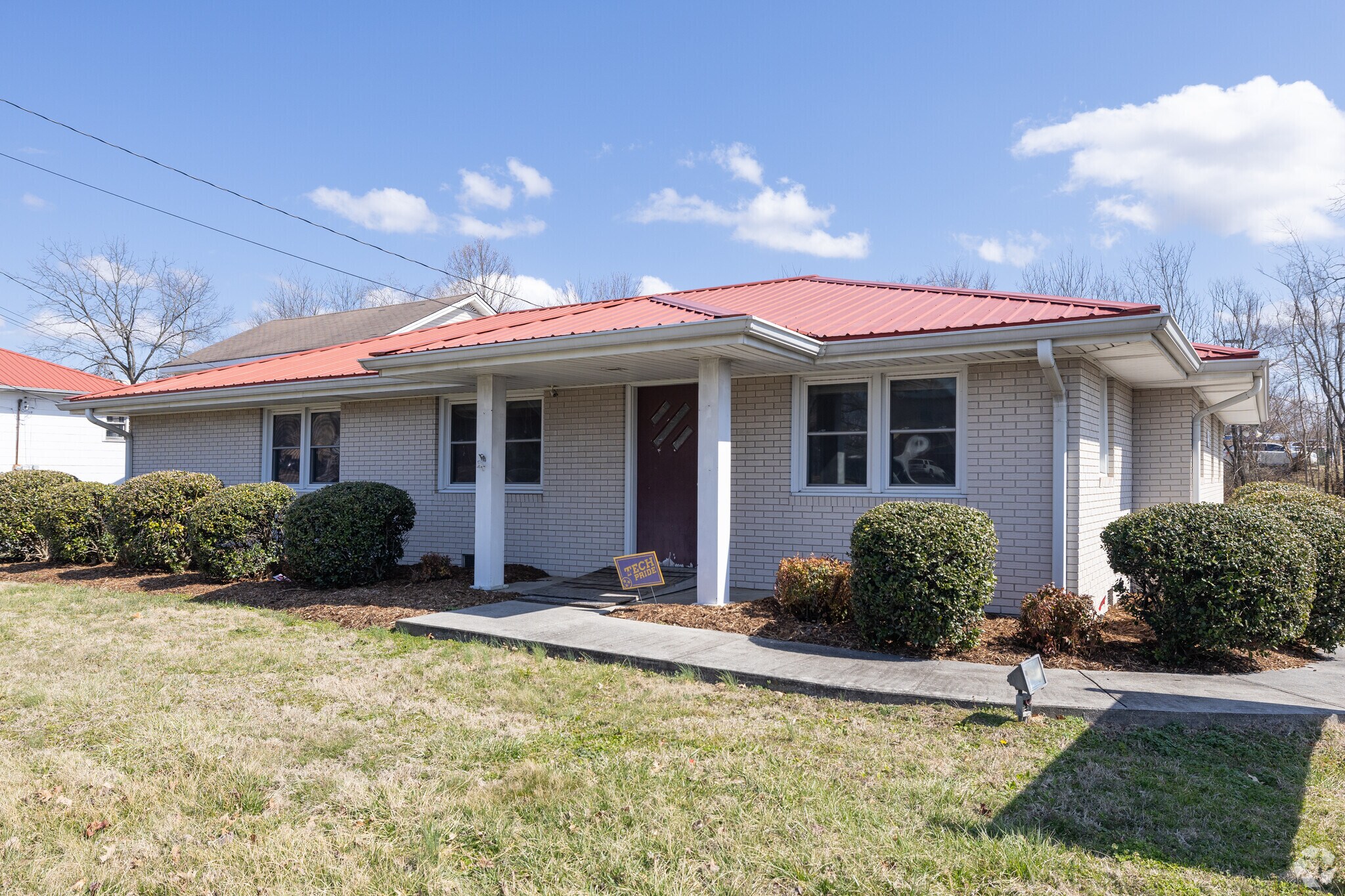 303 N Willow Ave, Cookeville, TN à louer Photo principale- Image 1 de 2